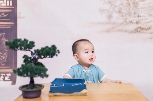 黑河宝宝喊肚子疼怎么回事